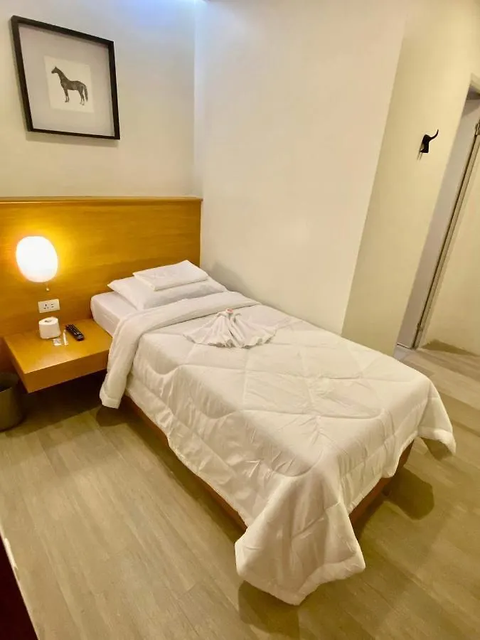 Aurora Suites Pasay Hotel