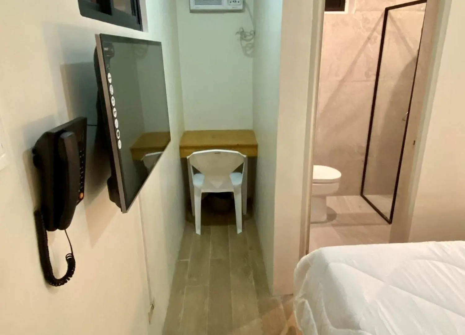 Hotel Aurora Suites Pasay